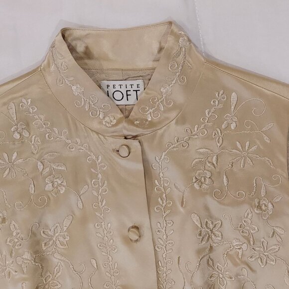 NWT Elegant Cream Embroidered Blouse - Picture 6 of 8
